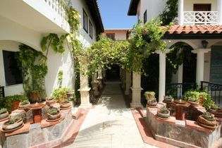 Hotel The Bowman Entrance